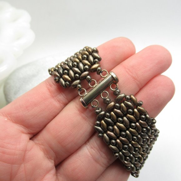 Woven matte metallic bracelet - Picture 7 of 12